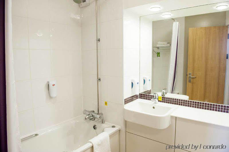 Premier Inn Sheffield/Barnsley Eksteriør billede